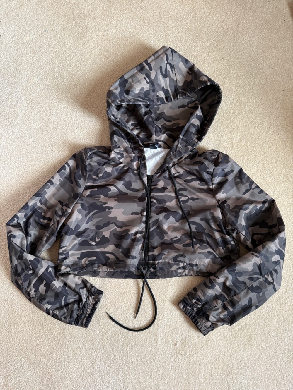 Cropped Hooded Windbreaker - Olive Camo